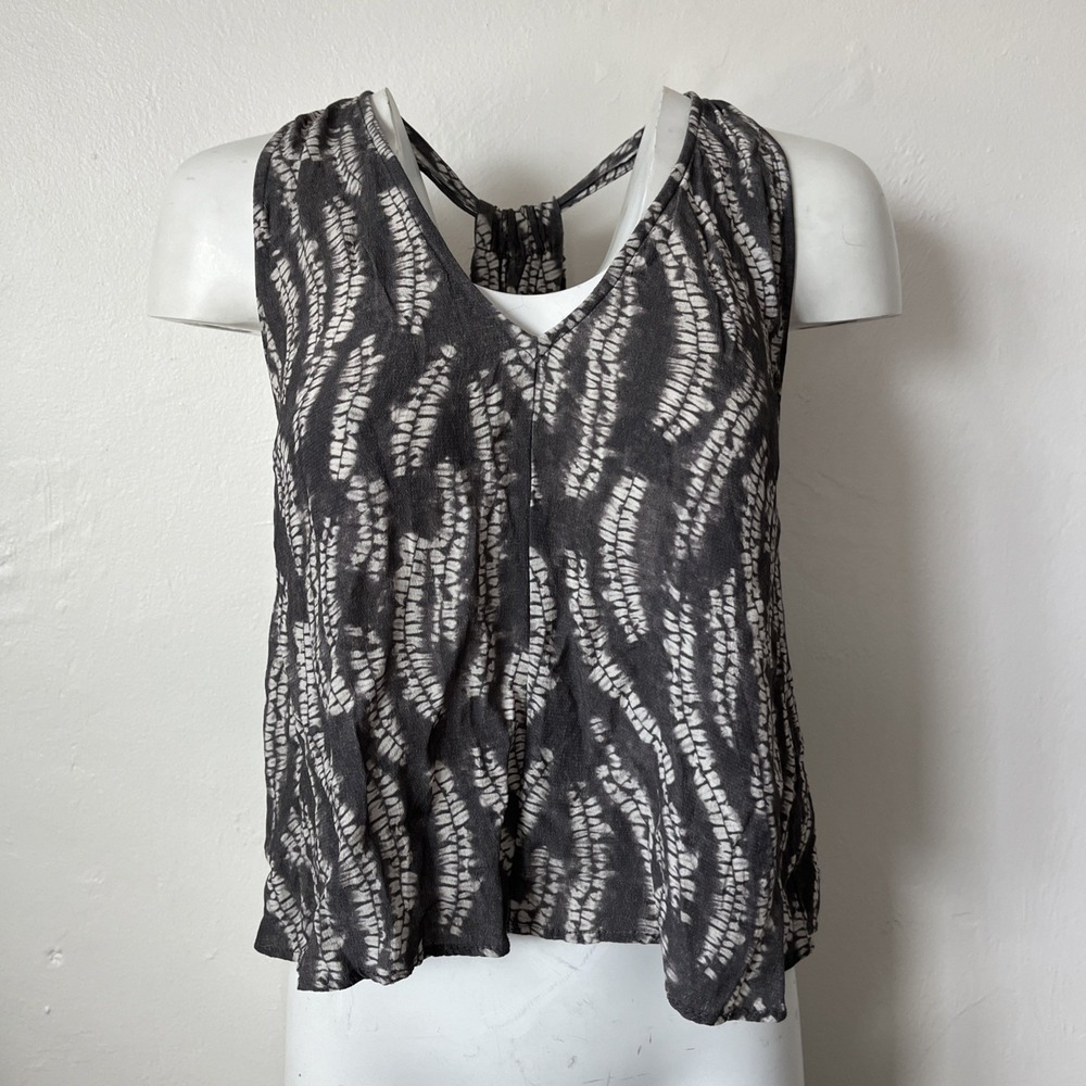 Pull & Bear Sleeveless Crop Top Womens L V-Neck Elastic Back Gray Floral